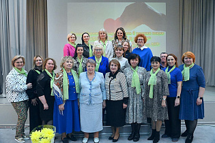 Совет женщин при главе города Барнаула отправит гуманитарный груз в школы ЛНР