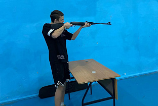 Традиционный спортивный конкурс «А, ну-ка, парни!» прошел в Железнодорожном районе