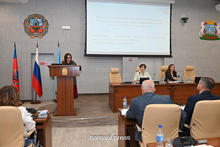 Депутаты приняли социально важные решения на очередном заседании Барнаульской Думы