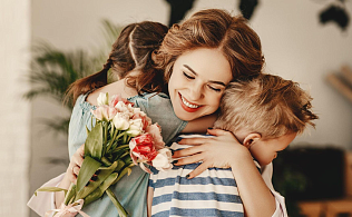 Более 70 мероприятий, посвященных Дню матери, пройдут в краевой столице