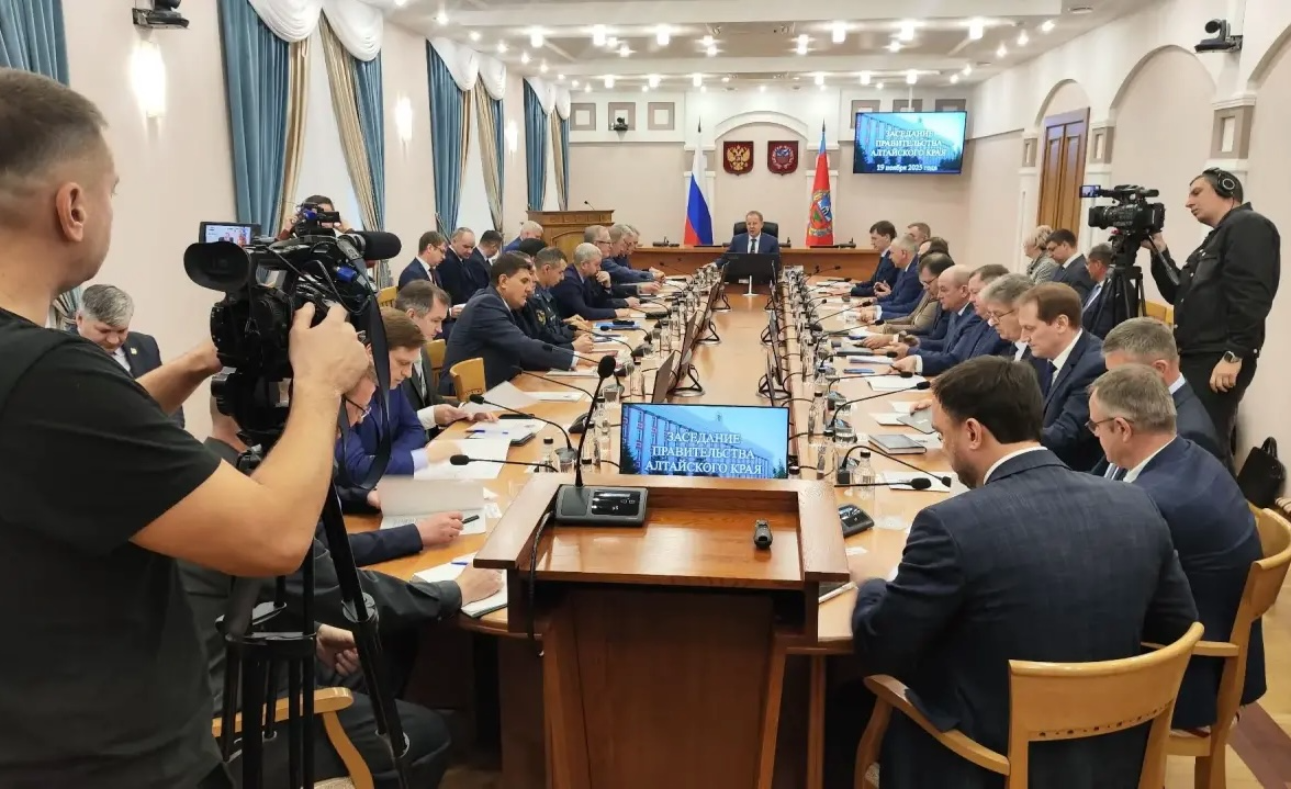 Глава города Вячеслав Франк принял участие в заседании Правительства региона