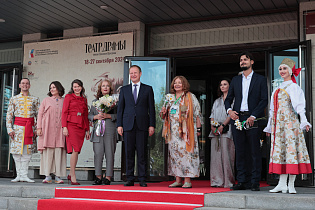 В Алтайском крае Виктор Томенко открыл Всероссийский Шукшинский кинофестиваль 