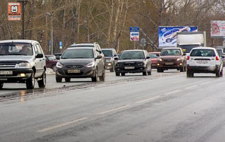 На проспекте Калинина в Барнауле из-за ремонта коллектора изменилась организация дорожного движения