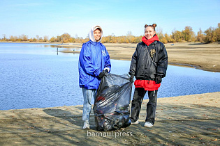 Подкаст: как в Барнауле проходит месячник осенней санитарной очистки