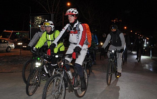 Во время акции «Час Земли» по центру Барнаула проедут «велосветлячки»