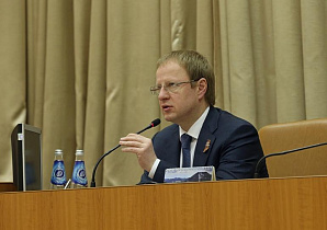 Губернатор Виктор Томенко провел заседание оперативного штаба по профилактике распространения коронавируса 