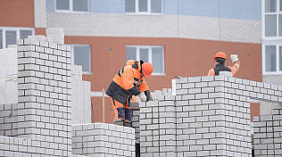 Сразу два образовательных учреждения строят в барнаульском квартале 2023