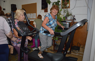 Комнату здоровья с бесплатными тренажерами и массажным оборудованием открыли в помещении барнаульского Совета ТОС «Тимуровский»