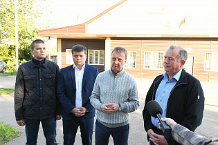 Вячеслав Франк провел выездное совещание в Ленинском районе