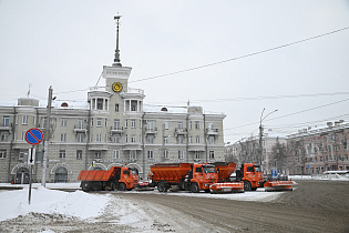 МБУ «Автодорстрой» проводит очистку проезжих частей и тротуаров после снегопада