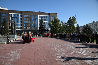В Барнауле состоялась церемония передачи останков воинов, погибших в годы Великой Отечественной войны, потомкам