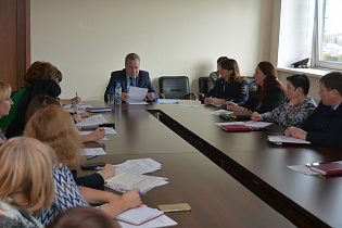 В администрации Барнаула обсудили вопросы профилактики зависимых состояний и вовлечения несовершеннолетних в незаконный оборот наркотиков