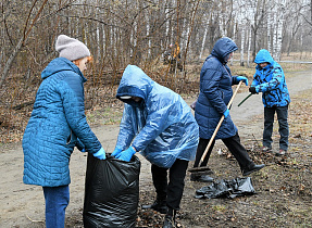Барнаульцы провели масштабную экологическую акцию в парке имени Ленина