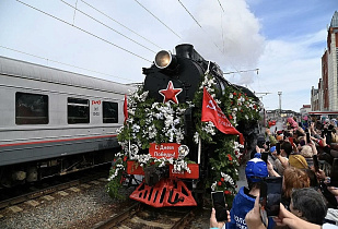 «Эшелон Победы» во главе с легендарным паровозом серии Л-620 прибыл в Барнаул 