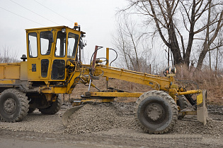 В барнаульском поселке Ильича приступили к ремонту дорог