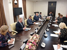 Вячеслав Франк провел оперативное аппаратное совещание