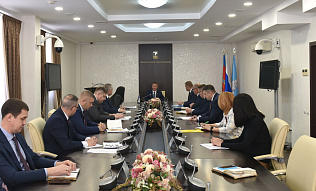 Глава города провел оперативное аппаратное совещание