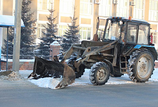 Дорожная служба в праздники поддерживала улицы Барнаула в нормативном санитарном состоянии