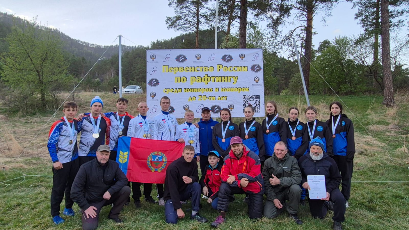 Школьники Барнаула представляли регион на Кубке России и Первенстве России по рафтингу