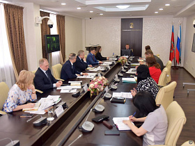 Вячеслав Франк провел оперативное аппаратное совещание