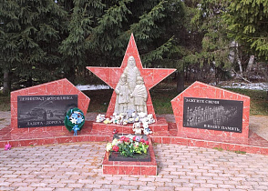 Ветераны педагогического труда Барнаула провели патриотическую встречу в алтайском селе, где находится памятник ленинградским детям