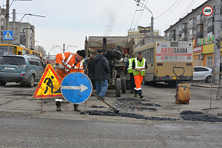 В Барнауле  проводится  текущий ремонт дорог с применением холодного асфальта