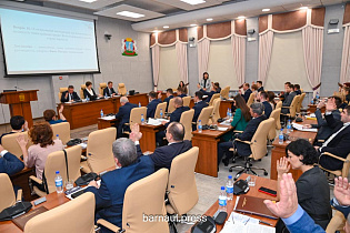 Право на бесплатный проезд в общественном транспорте Барнаула получили школьники из многодетных семей, не имеющих регистрацию в городе 