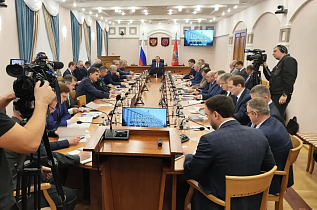 Глава города Вячеслав Франк принял участие в заседании Правительства региона