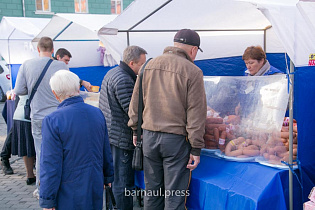 Больше 11 миллионов рублей - товарооборот субботних ярмарок в Барнауле