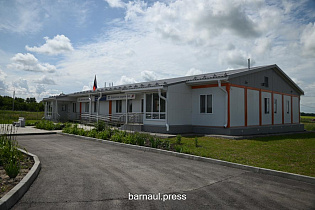 В Барнауле начался ремонт дороги к амбулатории в селе Гоньба