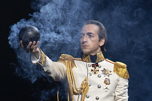 Стартуют продажи билетов на знаменитый спектакль Вахтанговского театра «Война и мир», который покажут в Барнауле