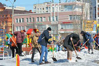 Первый «чистый четверг» прошел в Барнауле в рамках месячника санитарной очистки