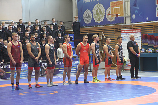 В Барнауле прошел борцовский чемпионат Алтайского края памяти Раффи Исраеляна