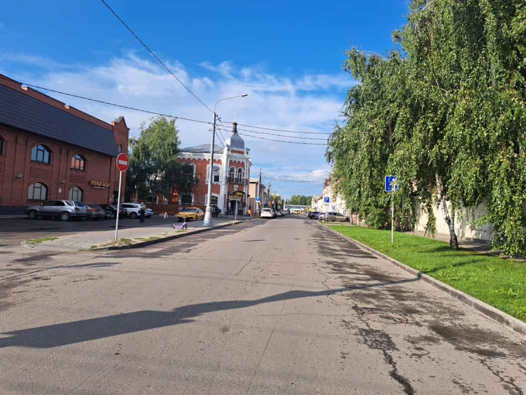 На улице Льва Толстого проведут работы по покраске опор освещения