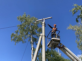 Барнаульская сетевая компания строит новую линию электропередачи в поселке Ягодном