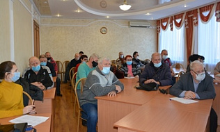 Встречу с председателями гаражных кооперативов провели в Ленинском районе краевой столицы