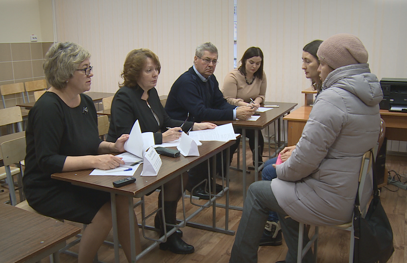 Участники межведомственной комиссии по оценке конфликтной ситуации в барнаульском лицее № 101 провели личный прием 