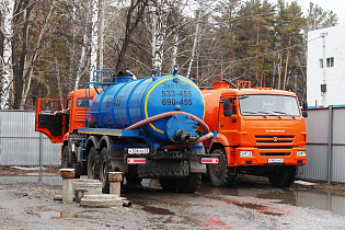 Во время рейда в Барнауле выявили факты незаконного слива нечистот