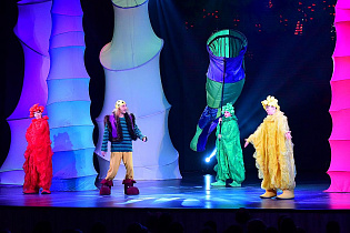 В преддверии новогодних и рождественских праздников в Барнауле проходят городские елки