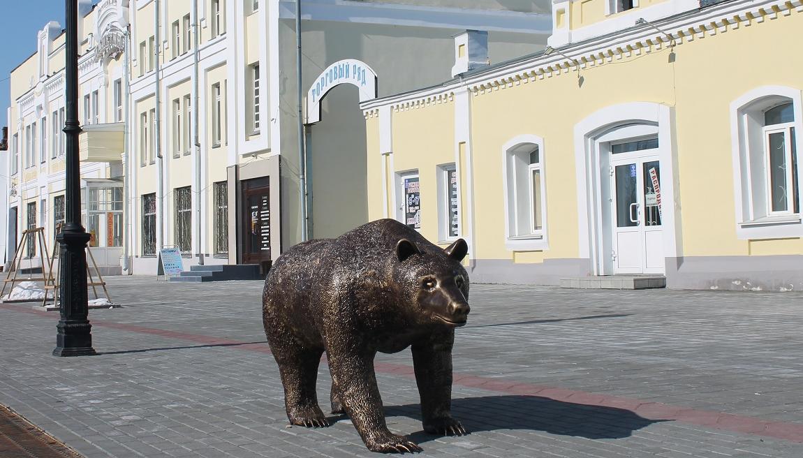 Скульптура Барнаульского медведя вновь украшает пешеходную часть улицы Мало-Тобольской