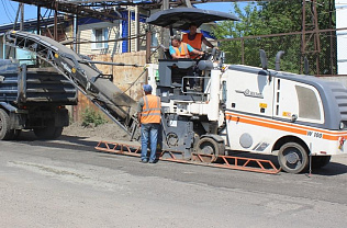 Капремонт дороги по улице Весенней в Новосиликатном начали по проекту «Безопасные и качественные дороги»
