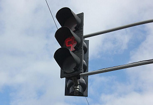 На пересечении Молодежной и Ядринцева в Барнауле временно отключат светофор