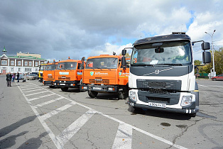 Парад коммунальной техники прошел   в Барнауле