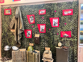 Выставку к юбилею Победы открыли в детской школе искусств Барнаула