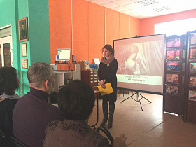 В Барнауле открылась краевая выставка фотографий «Я ищу маму!»