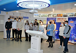 Более 800 барнаульских школьников посетили с экскурсиями промышленные предприятия города