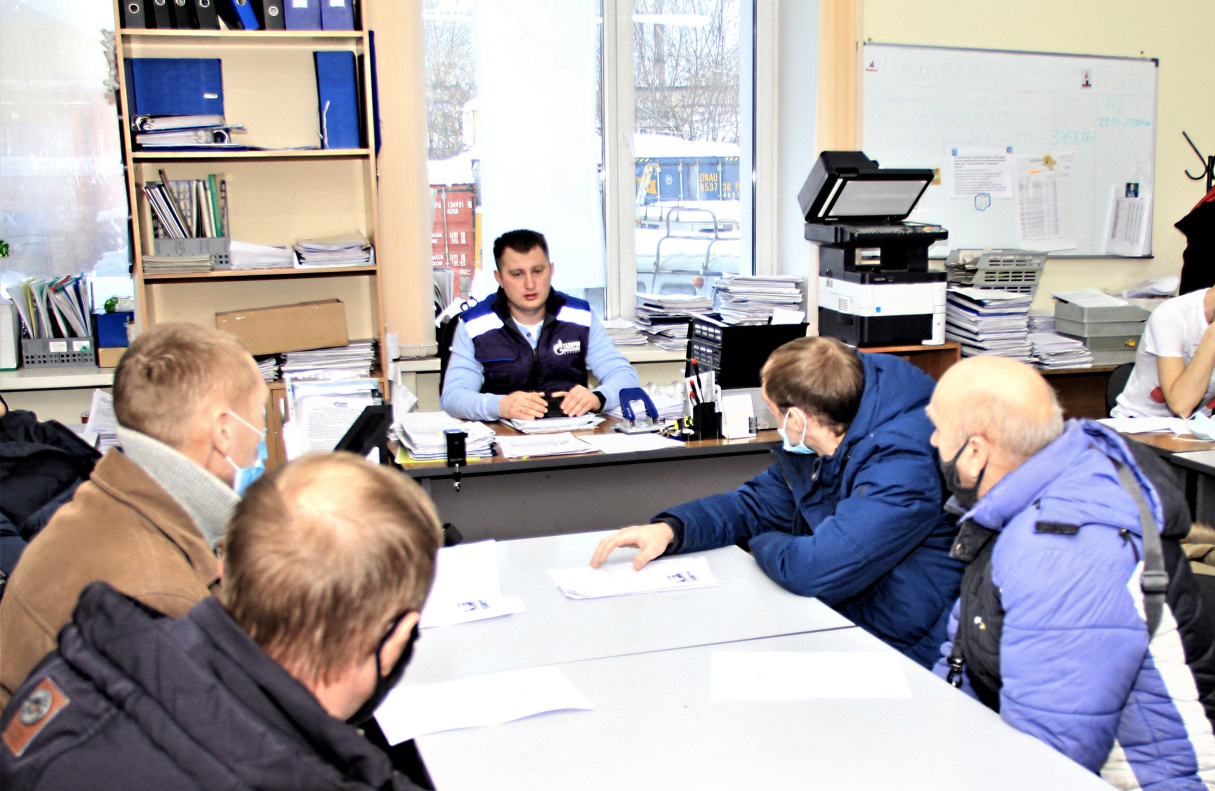 ﻿Трудоустраивает барнаульцев вместе с работодателями кадровый центр «Работа России» 