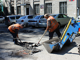 В Барнауле продолжается текущий ремонт дорог