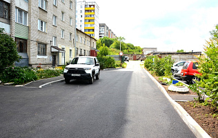 В Барнауле продолжается благоустройство дворов по нацпроекту «Инфраструктура для жизни»