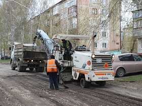 В Барнауле продолжается текущий ремонт дорог